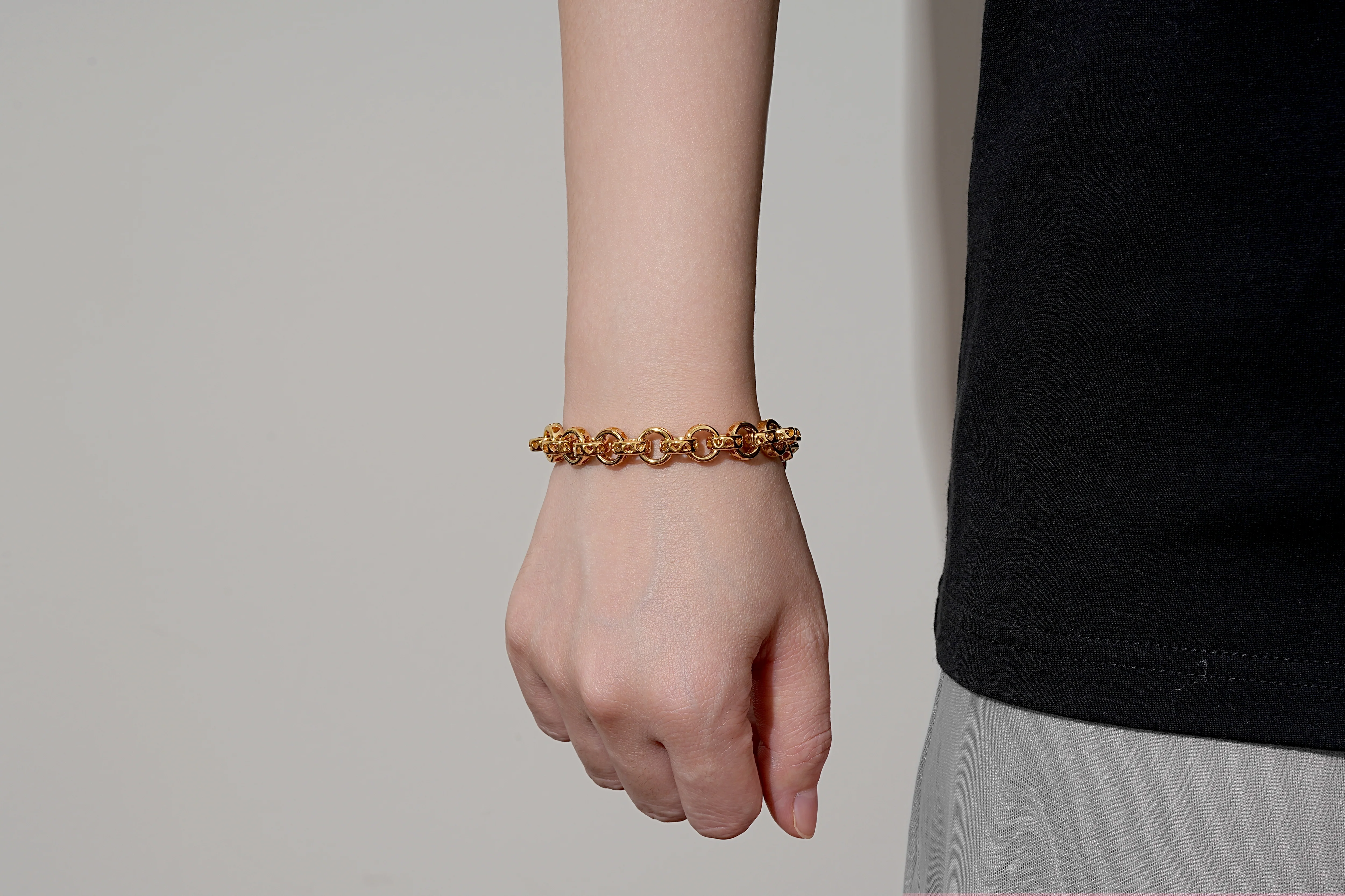 10mm Gold Heart Hollow Link Bracelet Fits 7.58inches Wrist 27g - Image 5