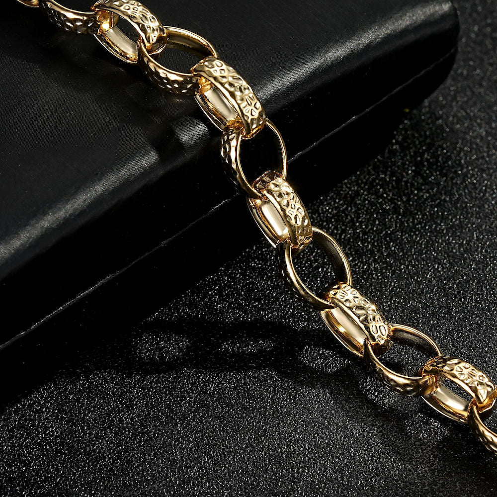 10mm Gold Oval Belcher Hammered Pattern Bracelet - Image 3