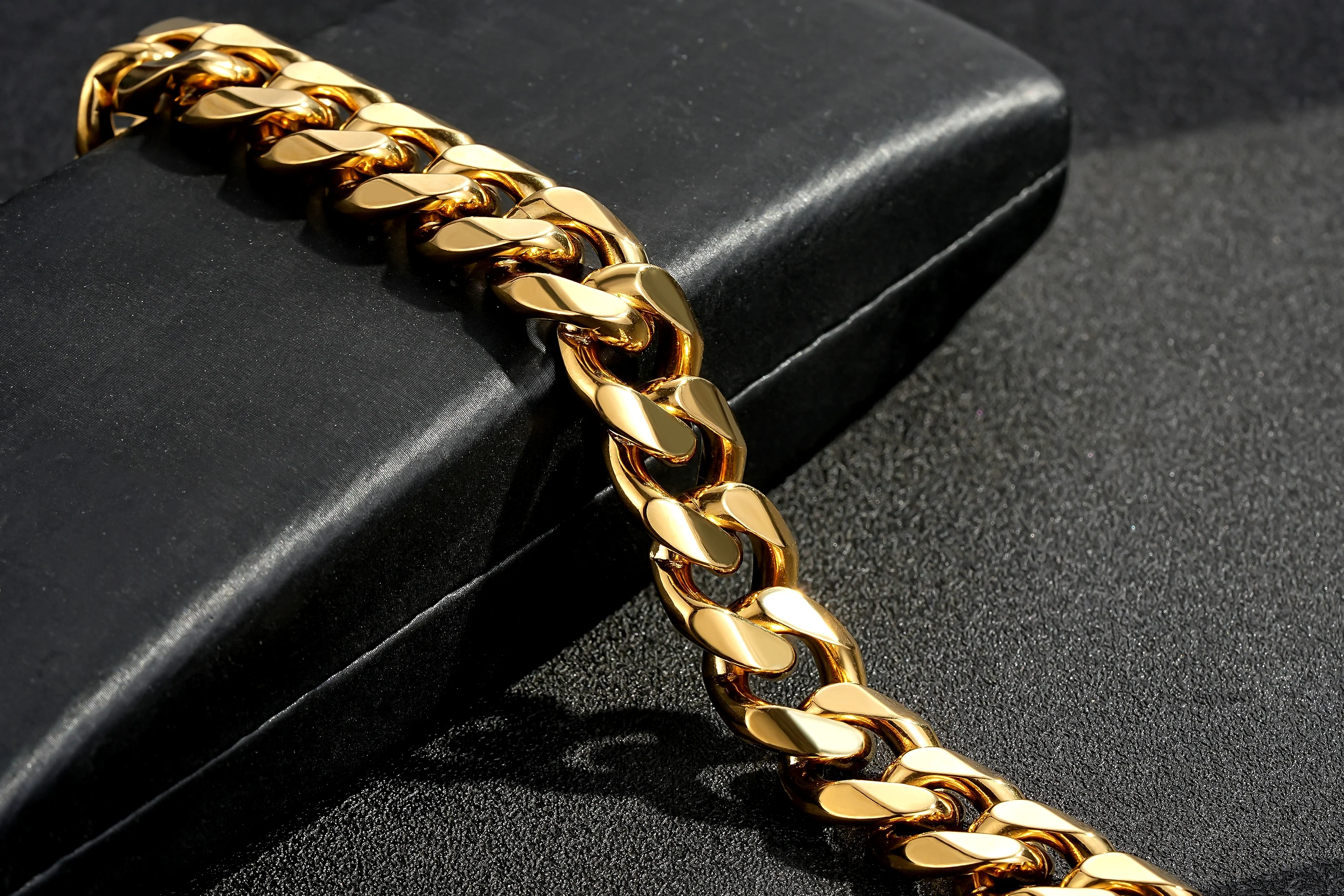 15mm Gold Cuban Link Bracelet 8 Inches, Heavy 65g - Image 2