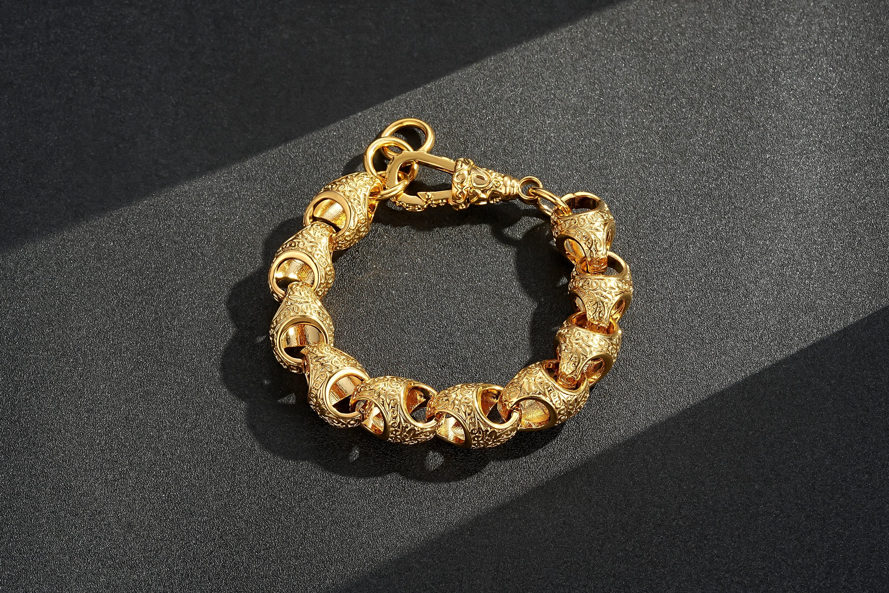 17mm Gold Acorn Link Bracelet 8.5inches Heavy Patterned XL Statement 104g Jewellery