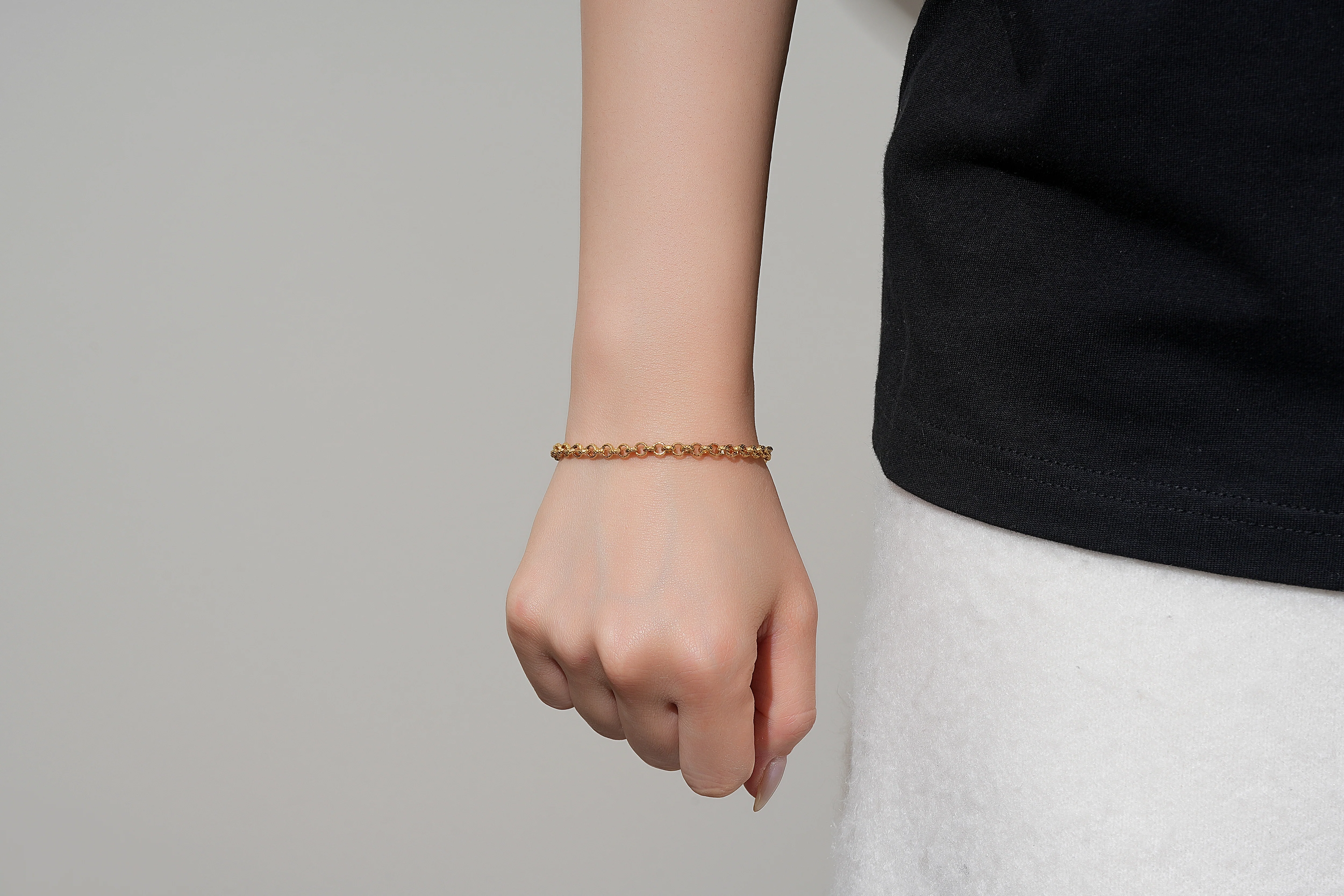 Gold Diamond-Cut Patterned Belcher Bracelet 4mm - Image 4