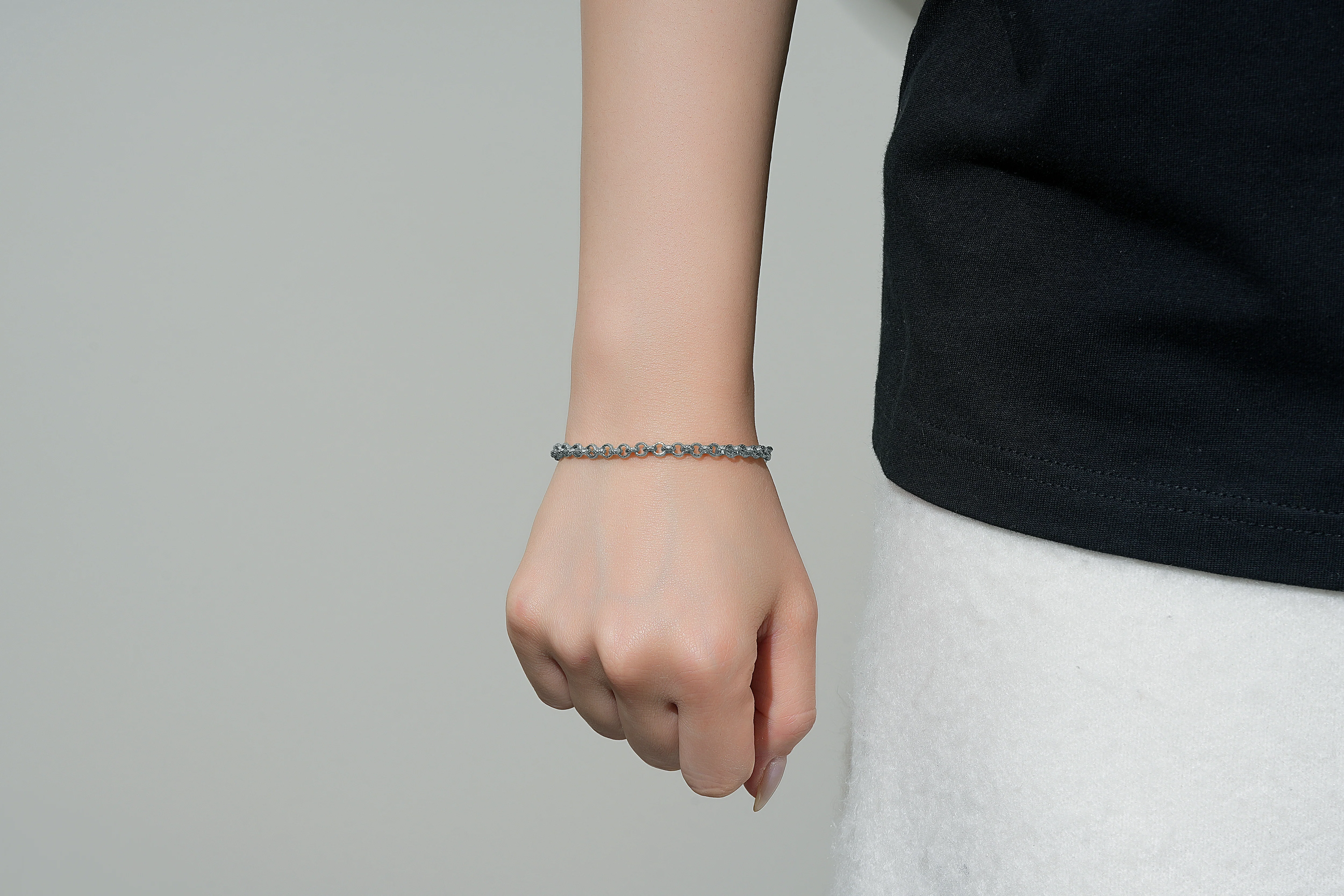 Silver Diamond-Cut Patterned Belcher Bracelet 4mm - Image 4