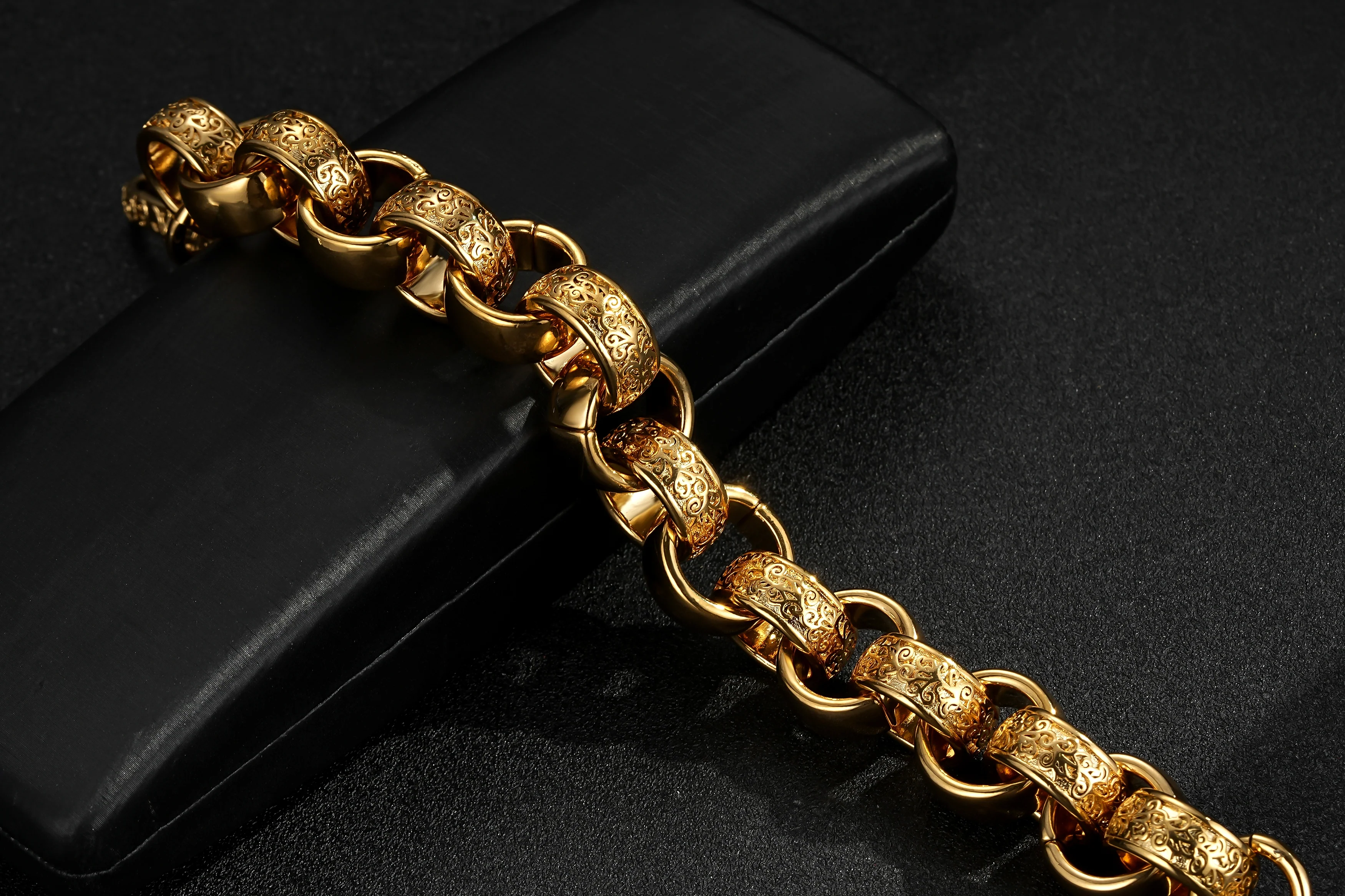Gold Ornate Belcher Bracelet 20mm - Image 2