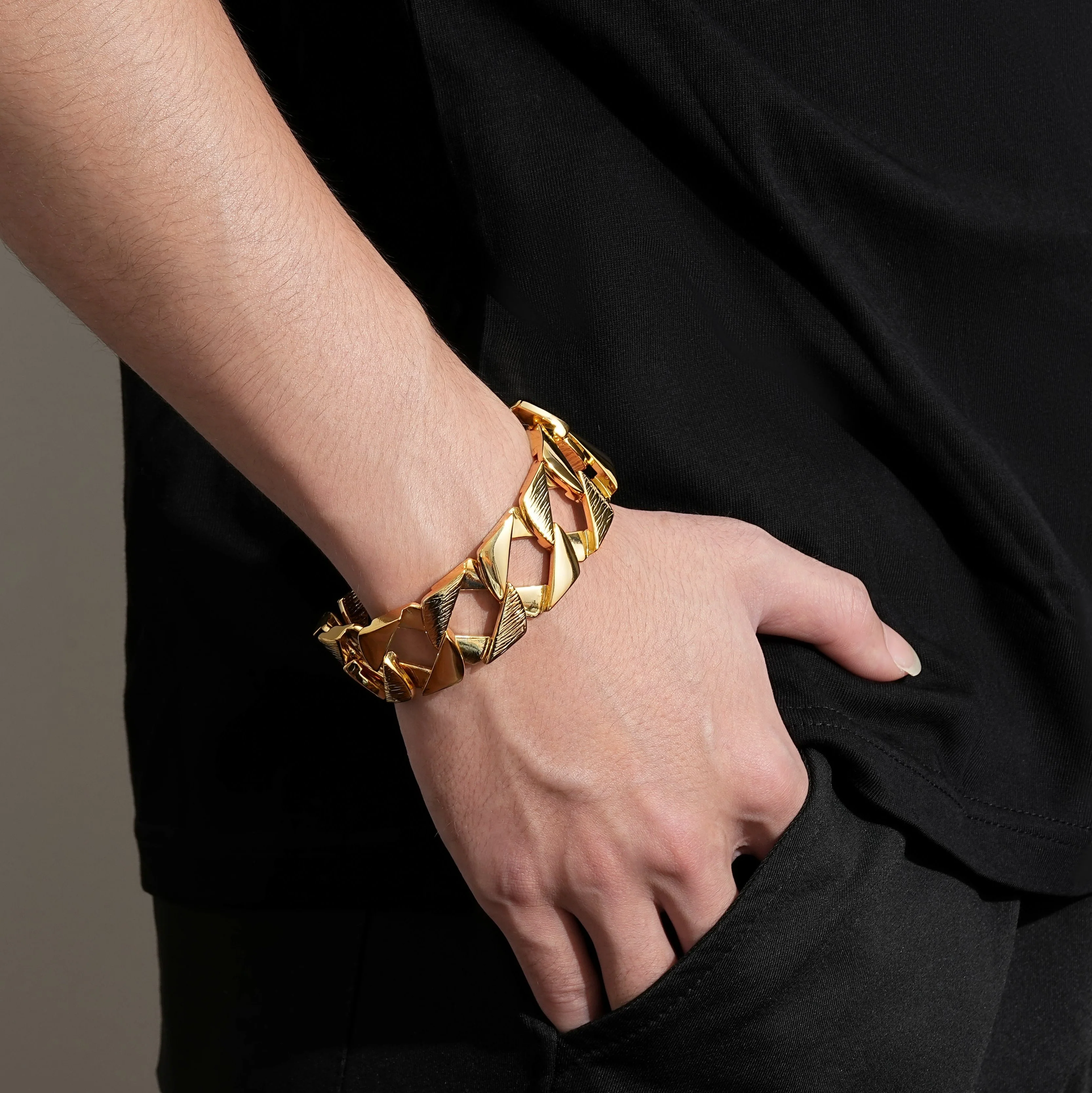 Gold Bark-Chaps Curb Bracelet 27mm - Image 5