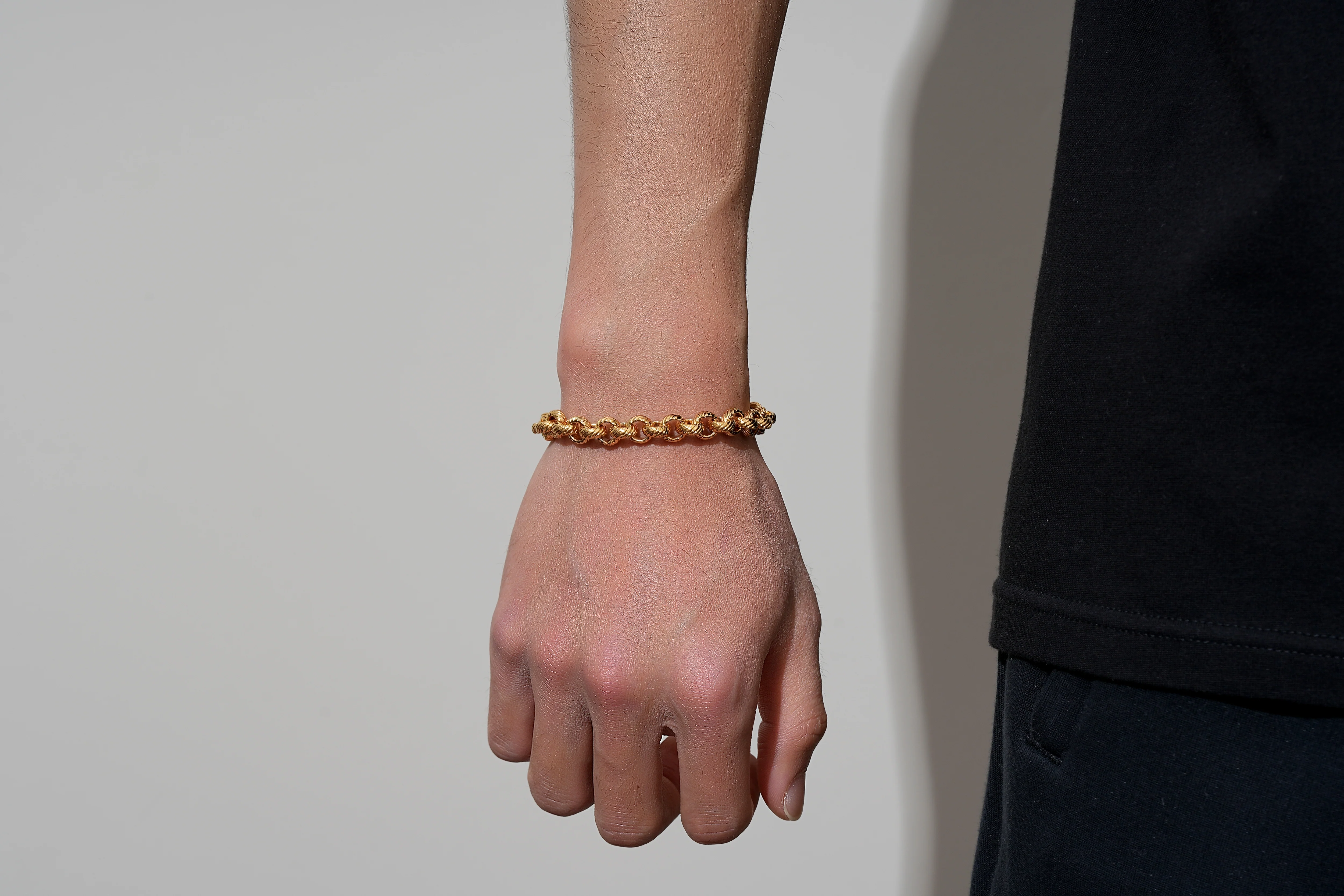 9mm Gold Lined Pattern Belcher Bracelet 9 Inches - Image 4