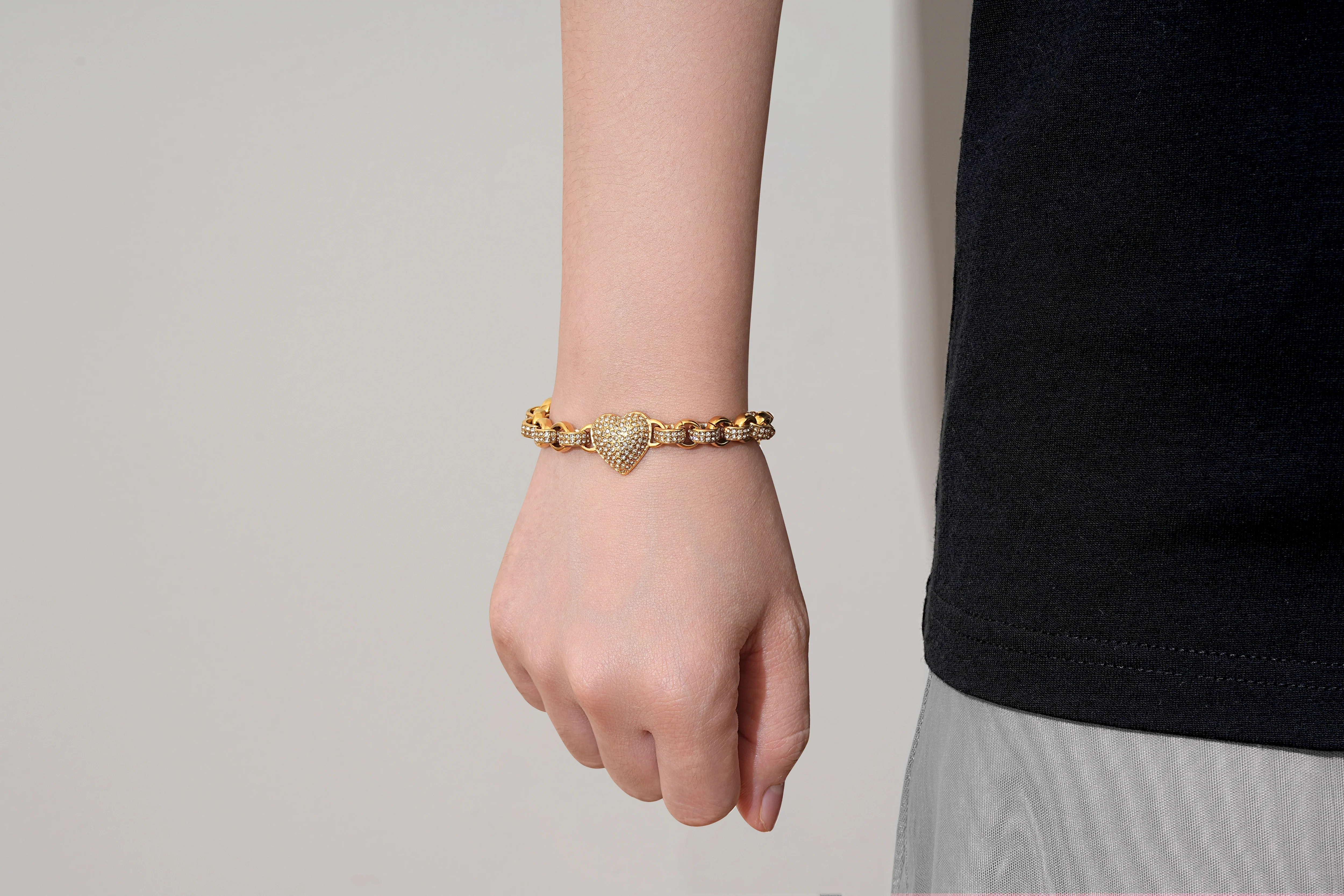 Gold Heart Charm Bracelet with Clear Stones Fits 7.58 inches Wrist, 27g, Tarnish Resistant - Image 5