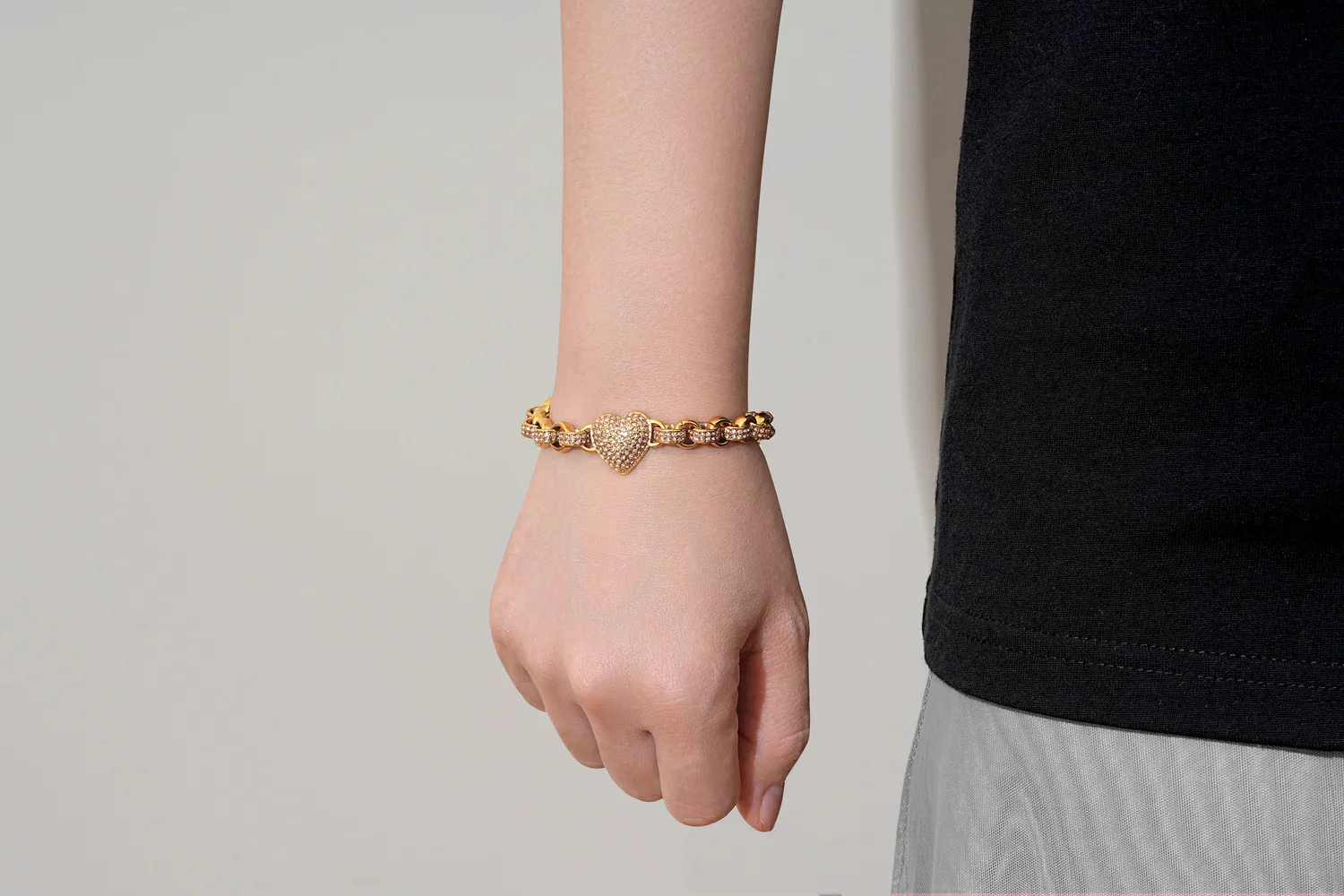 Gold Heart Charm Bracelet with Pink Stones - Image 4