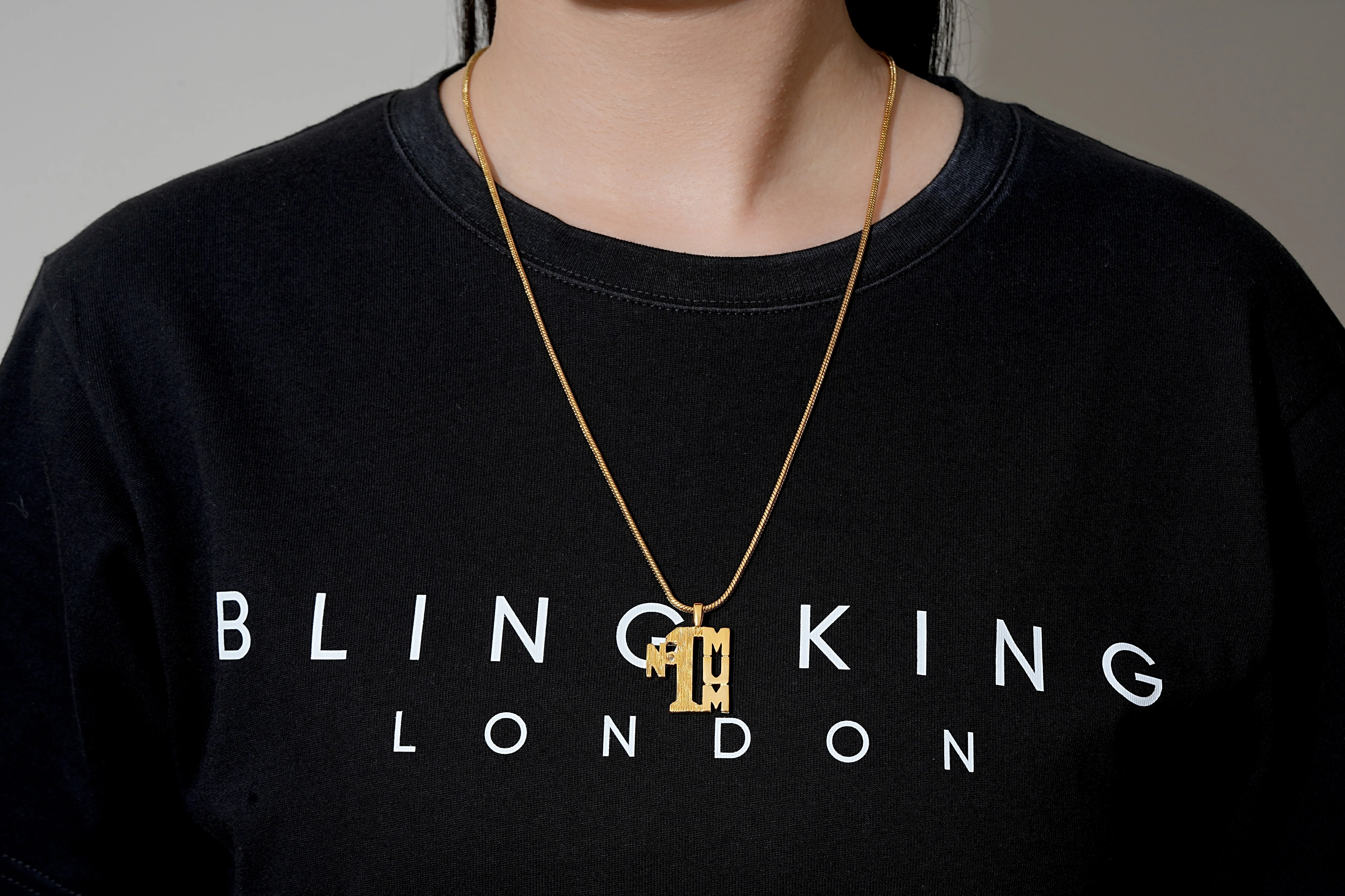 Gold No1 MUM Pendant Necklace 22inches - Image 4