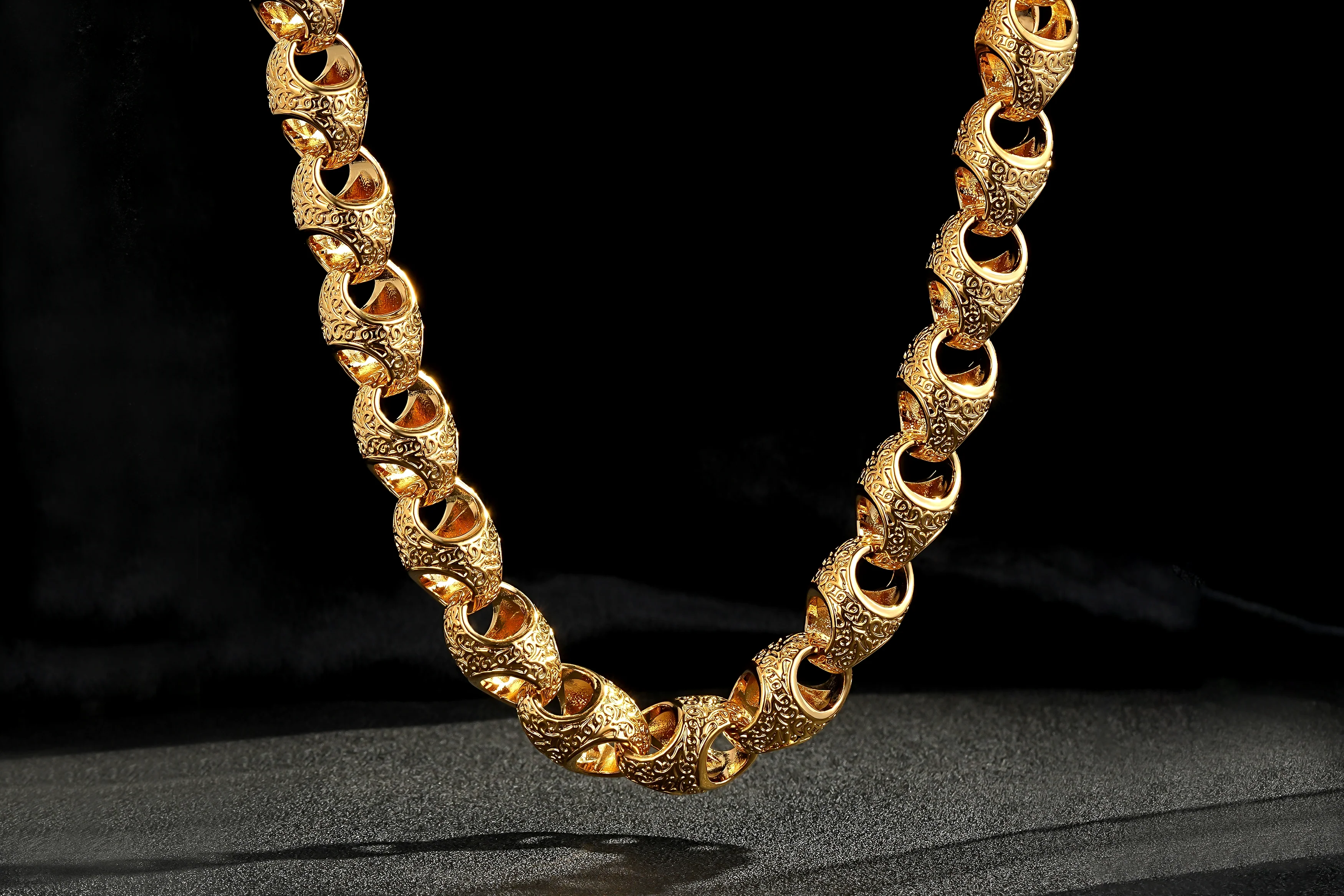 Gold Patterned Acorn Chain Necklace 28inches Heavy 315g XL Statement Jewellery - Image 3