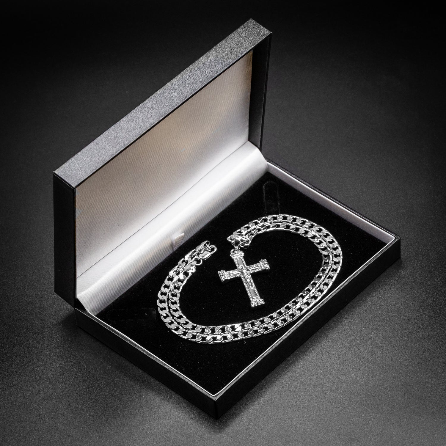 Silver Jesus Crucifix Pendant Necklace 24inches - Image 4