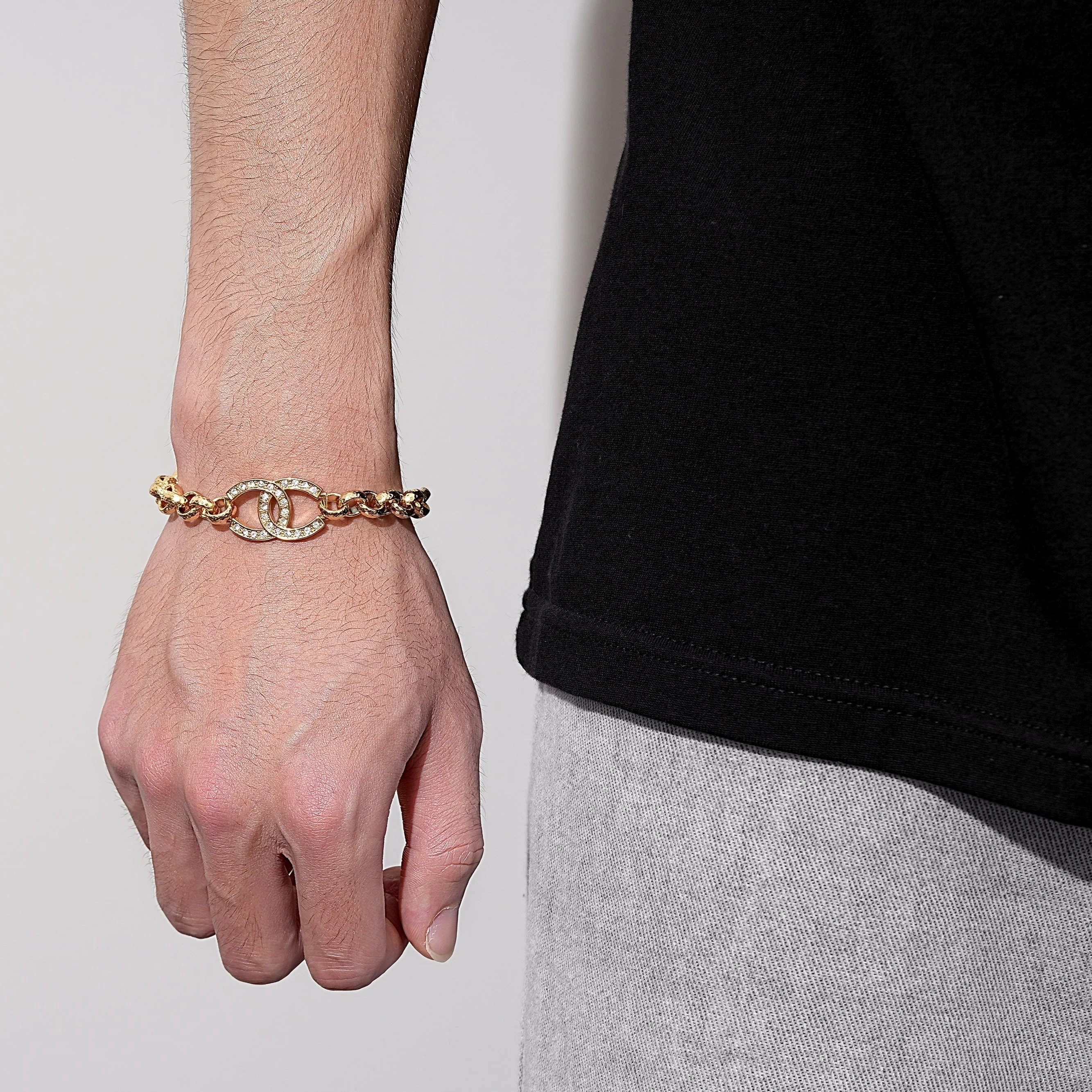 Luxury Gold 8-Inch Horseshoe Belcher Bracelet With Stone Crystals for Kids - Image 3