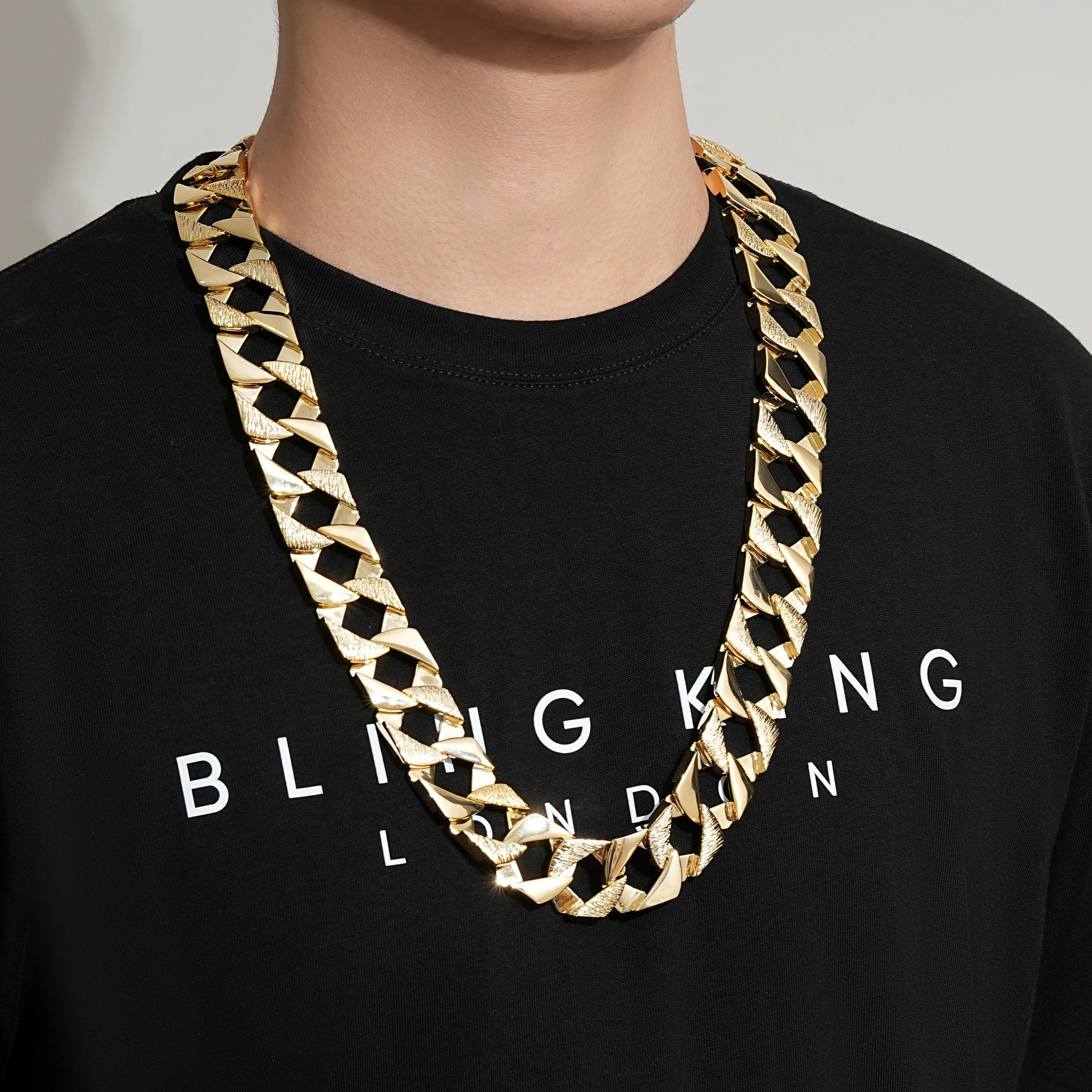 Gold Bark-Chaps Curb Chain 27mm - Image 3