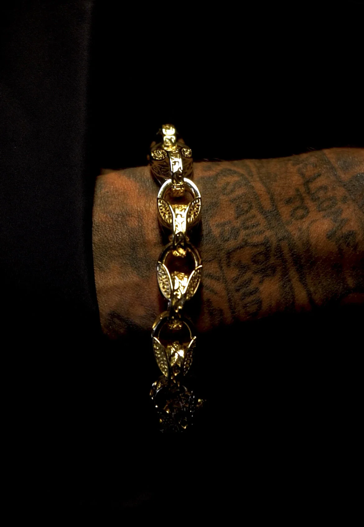 Gold 3D Tulip Bracelet 15mm - Image 3