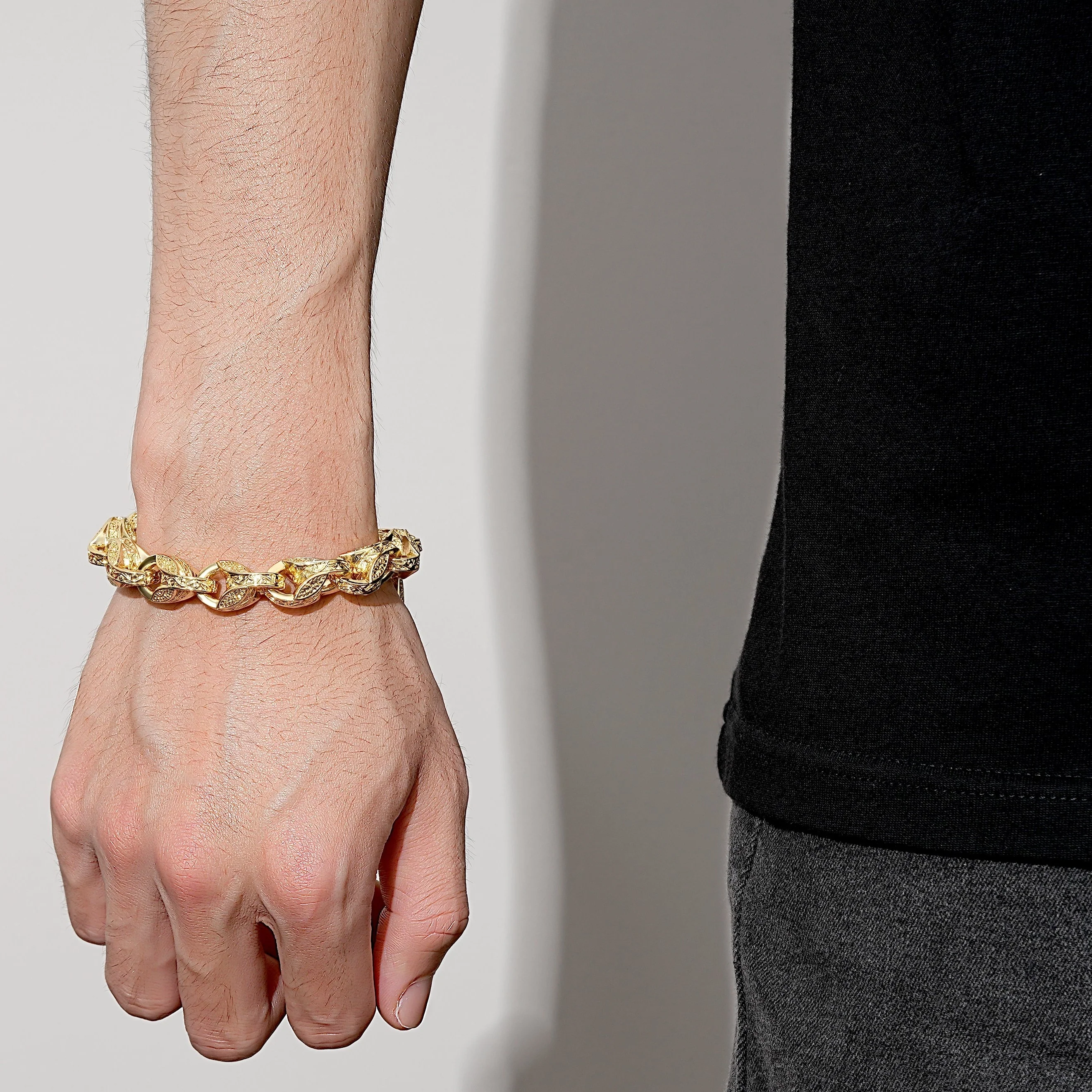Gold 3D Tulip Bracelet 12mm - Image 3