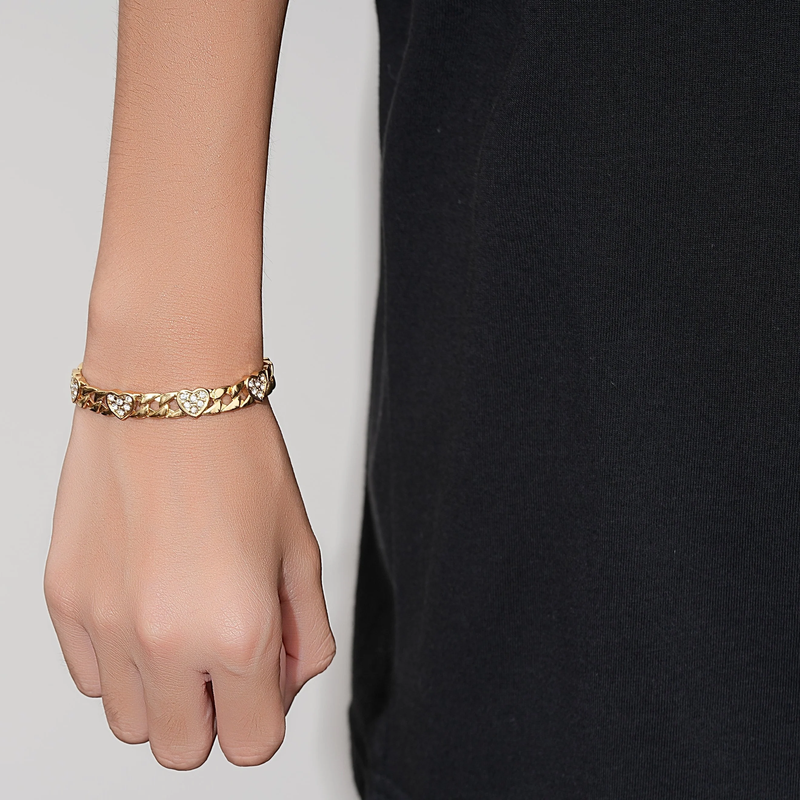 Gold Heart Curb Bracelet 7mm - Image 3