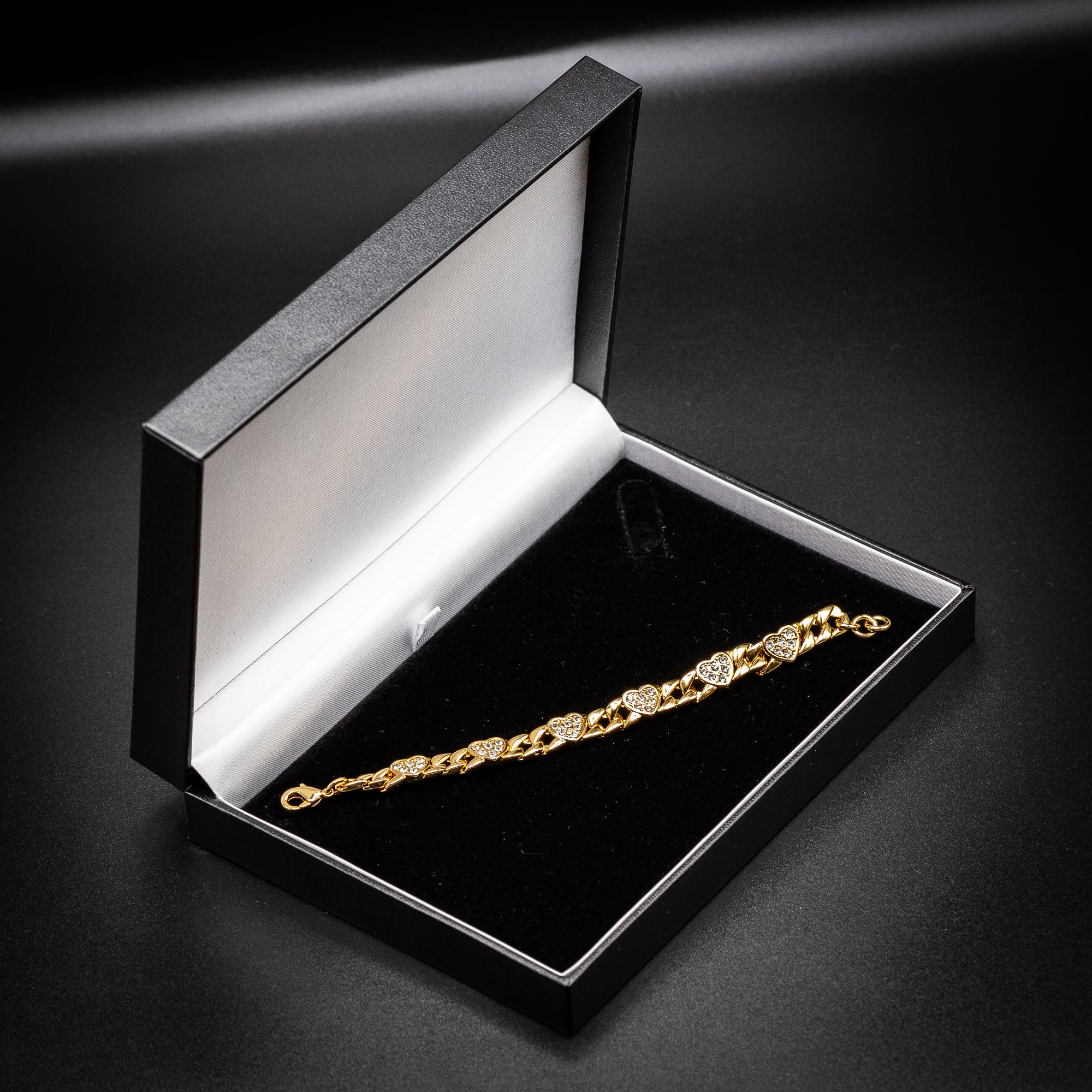 Gold Heart Curb Bracelet 7mm - Image 6