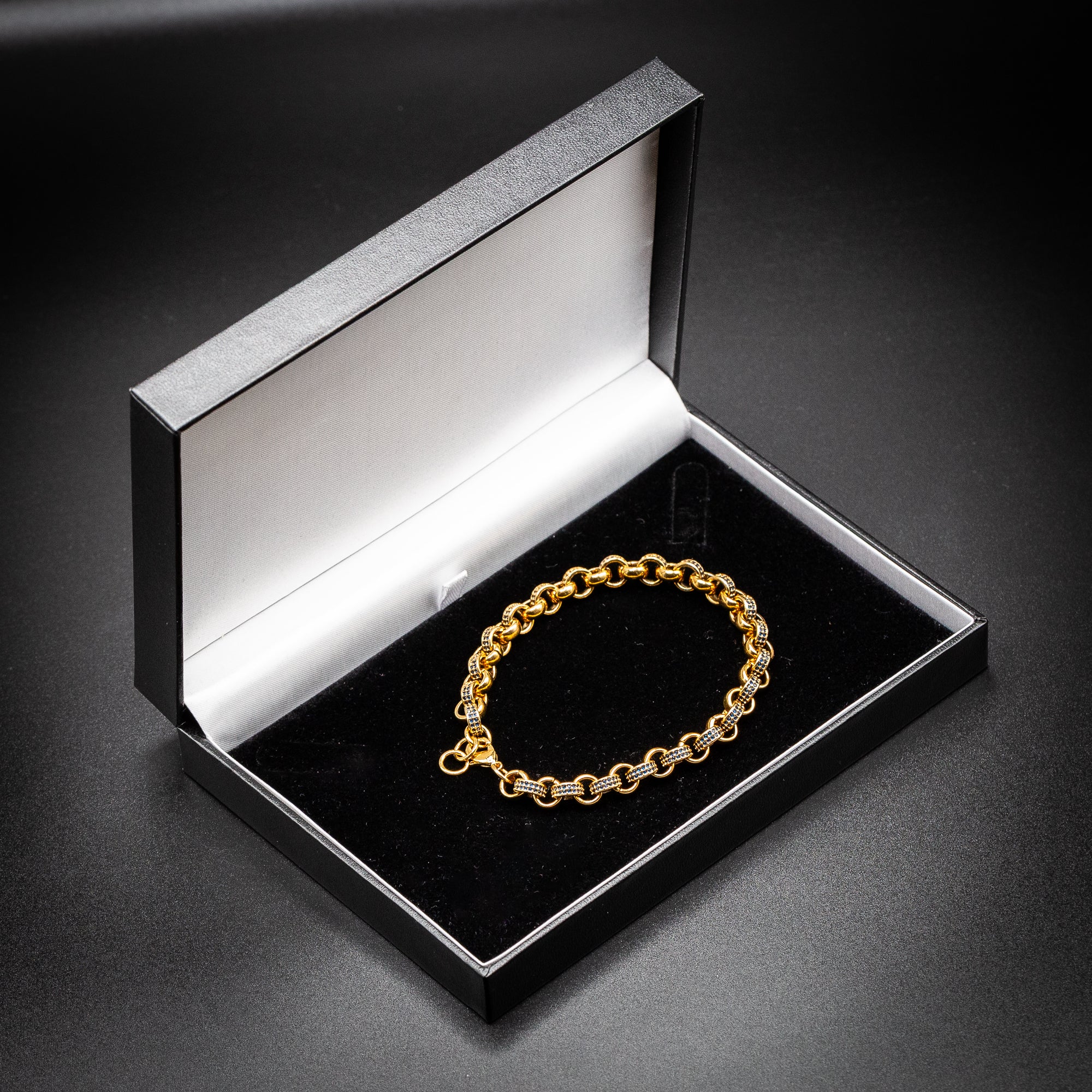 8mm Gold Dark Blue Stone Belcher Bracelet 6/7 Inches - Image 3