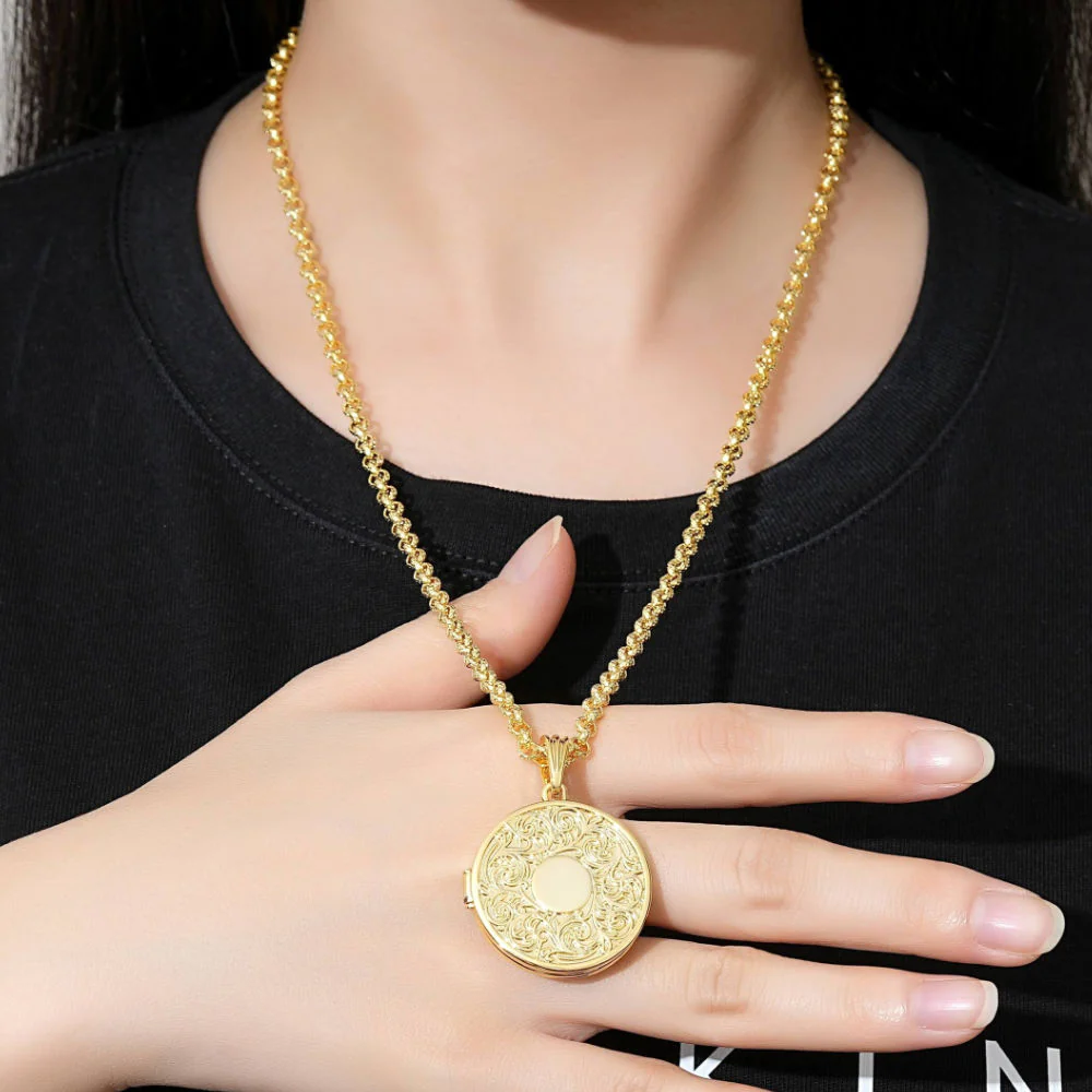 Gold Filigree Round Locket - Image 5